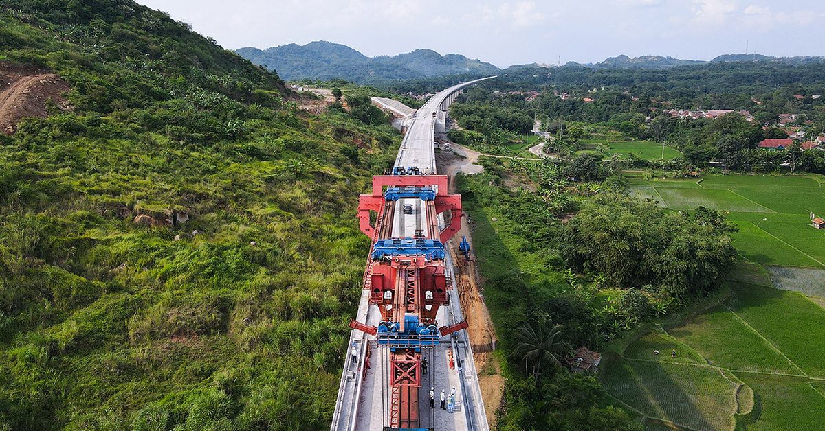 Assessing the China Threat: Perspectives of University Students in Jakarta on the South China Sea Dispute and the Belt and Road Initiative,